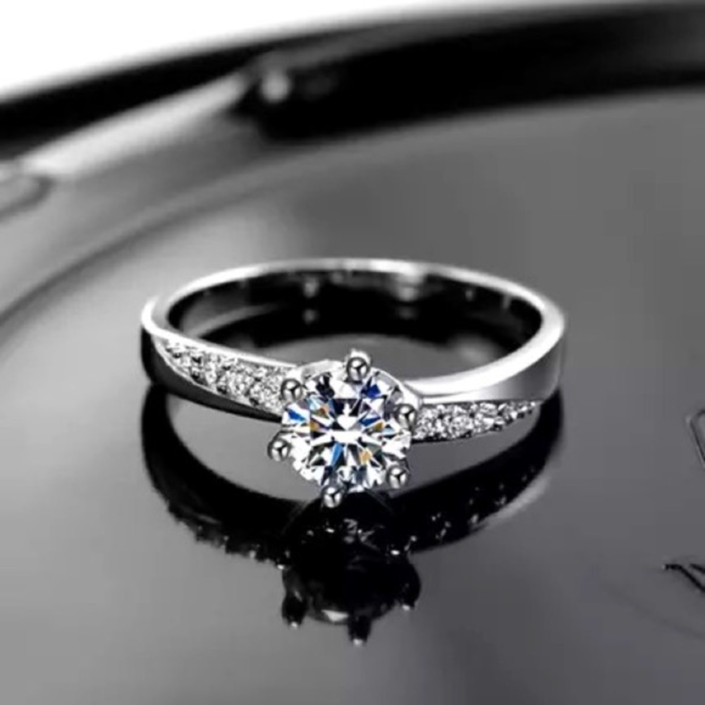 NEW Fashion Sterling Silver Shiny Zircon Ring